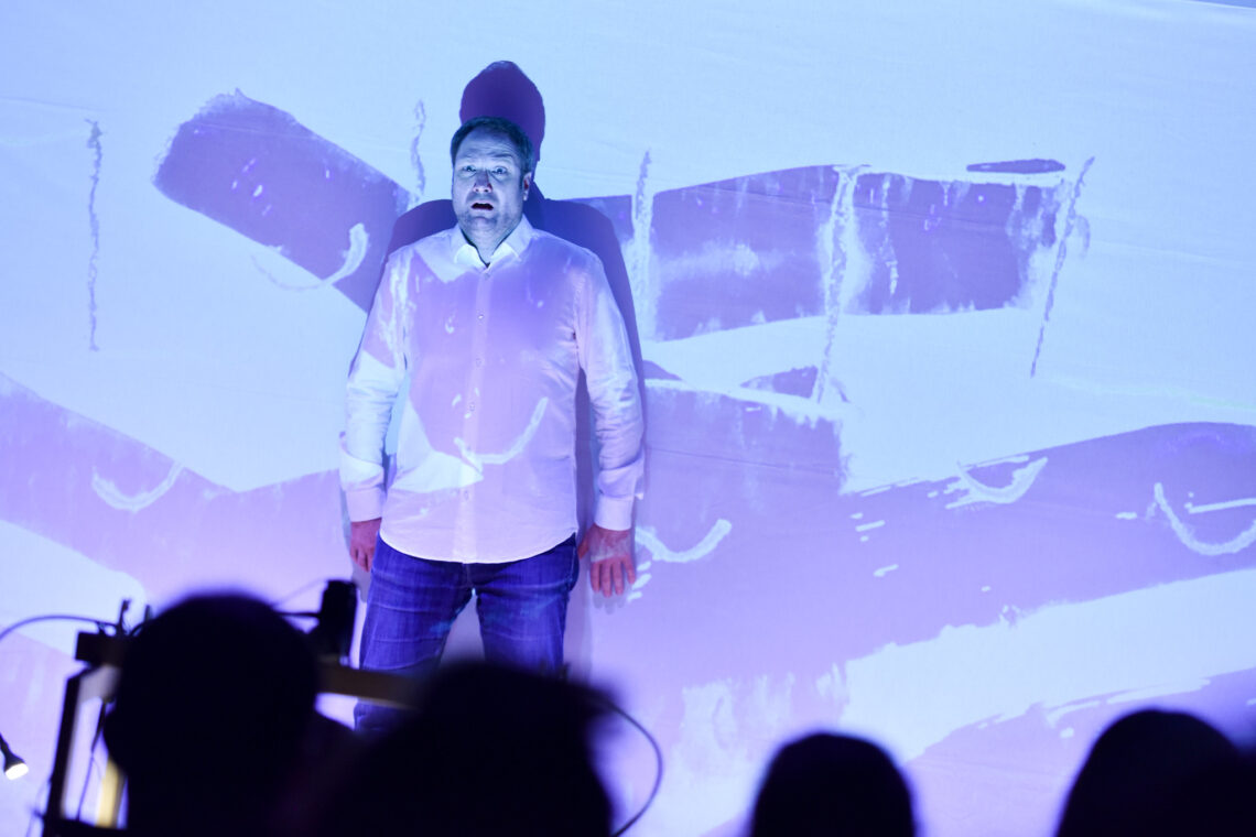 Hörspiel auf Verlangen | Blaue Stunde | Foto Markus Scholz