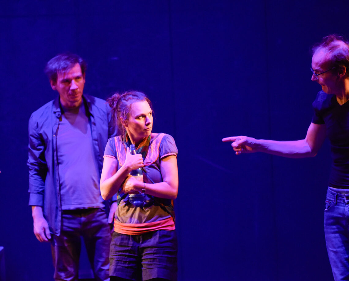 Stabile Seitenlage Improvisationstheater | Was wäre, wenn...? | Foto: Markus Scholz